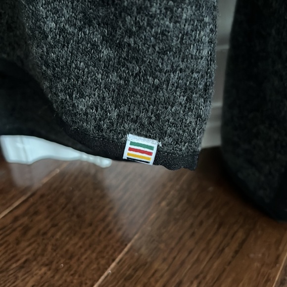 CANADA Zip-up Sweater Jacket - Picture 5 of 5